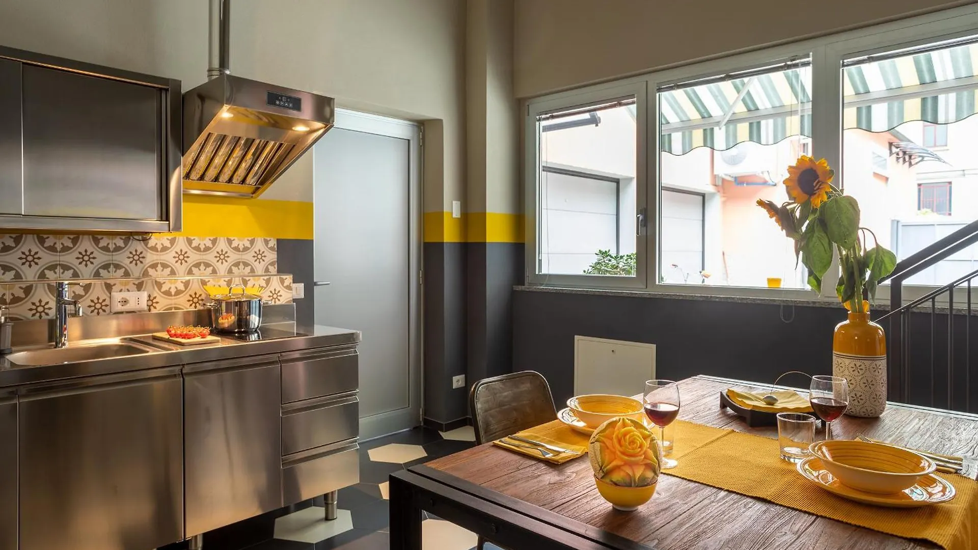 Duomo-Porta Venezia Design Loft Giallo 2 Milan Apartment